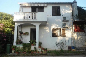 Apartments with a parking space Mirca, Brac - 22108
